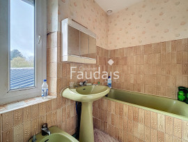 
                                                                                        Vente
                                                                                         Ensemble de 2 maisons avec revenus locatifs   192 m2   10 mi