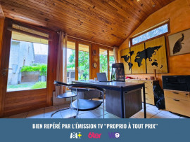 
                                                                                        Vente
                                                                                         Ensemble de deux maisons avec piscine naturelle, dépendances et terrain de plus de 20 ares