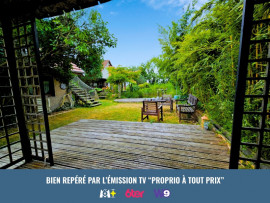 
                                                                                        Vente
                                                                                         Ensemble de deux maisons avec piscine naturelle, dépendances et terrain de plus de 20 ares