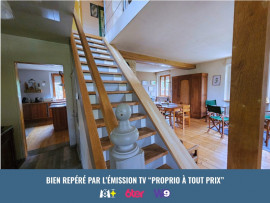 
                                                                                        Vente
                                                                                         Ensemble de deux maisons avec piscine naturelle, dépendances et terrain de plus de 20 ares