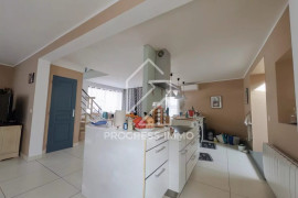 
                                                                                        Vente
                                                                                         Ensemble Immobilier de 10 Logements et 1 Entrepôt au Centre-ville