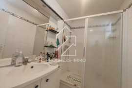 
                                                                                        Vente
                                                                                         Ensemble Immobilier de 10 Logements et 1 Entrepôt au Centre-ville