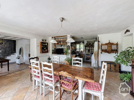 
                                                                                        Vente
                                                                                         Entre Alpilles et Luberon, Mas d'exception.