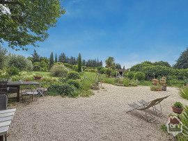 
                                                                                        Vente
                                                                                         Entre Alpilles et Luberon, Mas d'exception.