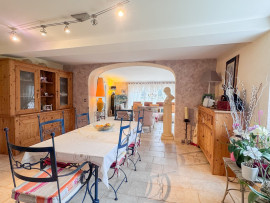 Vente
Entrecasteaux - Maison de caractère - Gîtes - Terrain 7733 m2