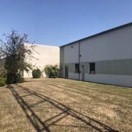 
                                                                                        Vente
                                                                                         Entrepôt d'une surface de 700 m² à vendre au sud de la Bourgogne