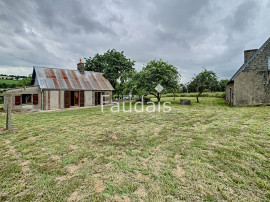 Vente
EXCLU - Maison d'habitation avec dépendances