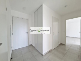 
                                                                                        Location
                                                                                         EXCLUSIVITE A LOUER appartement 3 pièces vide à l'année avec parking privé