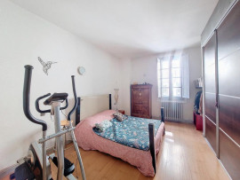 
                                                                                        Vente
                                                                                         Exclusivité - Avignon Intramuros Zone Piétonne - 6 pièces dont quatre chambres avec place de parking privatif et grande cave