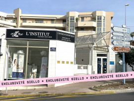 
                                                                                        Vente
                                                                                         EXCLUSIVITE - CAGNES SUR MER - MURS LIBRES MAGASIN DUPLEX 100m2 env - GRANDES VITRINES