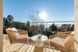 
                                                                                        Vente
                                                                                         EZE BORD DE MER APPARTEMENT 4P VUE MER