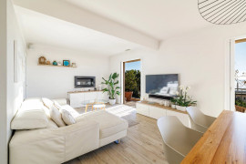 
                                                                                        Vente
                                                                                         EZE BORD DE MER APPARTEMENT 4P VUE MER