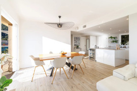 
                                                                                        Vente
                                                                                         EZE BORD DE MER APPARTEMENT 4P VUE MER