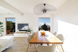 
                                                                                        Vente
                                                                                         EZE BORD DE MER APPARTEMENT 4P VUE MER