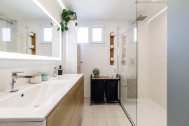 
                                                                                        Vente
                                                                                         EZE BORD DE MER APPARTEMENT 4P VUE MER