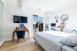 
                                                                                        Vente
                                                                                         EZE BORD DE MER APPARTEMENT 4P VUE MER