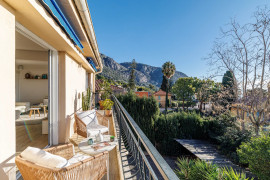 
                                                                                        Vente
                                                                                         EZE BORD DE MER APPARTEMENT 4P VUE MER