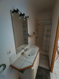 
                                                                                        Location
                                                                                         F1 40m² dans maison avec grand jardin commun