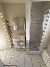 
                                                                                        Location
                                                                                         F1 bis avec balcon, parking et cave -  quartier ARTEM