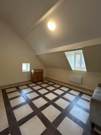 
                                                                                        Location
                                                                                         F1 de 30 m2
Salon/chambre cuisine salle de douche