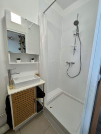 
                                                                                        Location
                                                                                         F1 Meublé refait à neuf