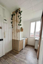 
                                                                                        Location
                                                                                         F1 Meublé refait à neuf