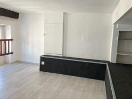 
                                                                                        Location
                                                                                         F1+Mezz, 38m², M° Saxe-Gambetta, prox écoles & fac