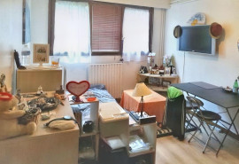 
                                                                                        Location
                                                                                         F1 plus - Résidence très calme avec piscine