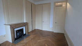 
                                                                                        Location
                                                                                         F2+2 alcoves, métro SaxeGambetta, 62m2, charme