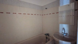 
                                                                                        Location
                                                                                         F2+2 alcoves, métro SaxeGambetta, 62m2, charme