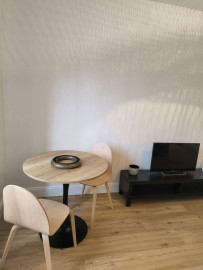 
                                                                                        Location
                                                                                         F2, 45 m2 meublé refait à neuf, 950€ cc, à voir !