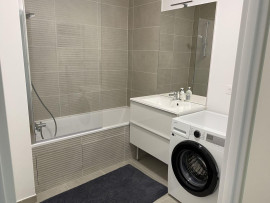 
                                                                                        Location
                                                                                         F2 au pied métro 7, prox. EFREI & Univ.Panth.Assas