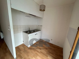 
                                                                                        Location
                                                                                         f2 avec balcon + parking - place des vosges/hopital central