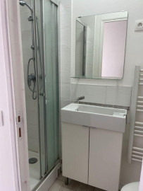 
                                                                                        Location
                                                                                         F2 de 24 m²