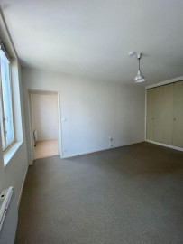 
                                                                                        Location
                                                                                         F2 de 32 m2 au 306 rue Solférino