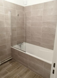 
                                                                                        Location
                                                                                         F2 de 70m²- Roanne