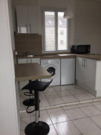 
                                                                                        Location
                                                                                         F2 entièrement meublé secteur Coty