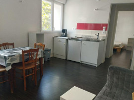 
                                                                                        Location
                                                                                         F2 meublé centre ville proche banque de France