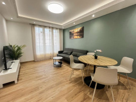 
                                                                                        Location
                                                                                         F2 meublé entièrement rénové à neuf