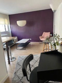 
                                                                                        Location
                                                                                         F2 meublé, refait à neuf, gratte ciel