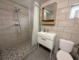 
                                                                                        Location
                                                                                         F2 Orly