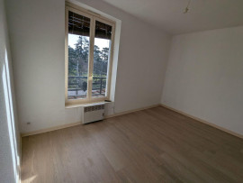 
                                                                                        Location
                                                                                         F2 refait neuf, Caluire Vassieux, belle vue