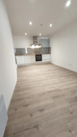 
                                                                                        Location
                                                                                         F3 de 80 m² + Terrasse 18 m² – entièrement rénové