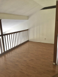 
                                                                                        Location
                                                                                         F3+mezz, Lyon3 Montchat, tram T3, lumineux, 72+6m2