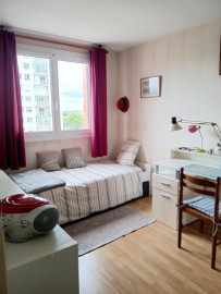 
                                                                                        Location
                                                                                         F3Bis Meublé - 850 € CC