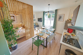 
                                                                                        Location
                                                                                         Fantastic apartement terrace Gratte Ciel (loyer tout inclus)
