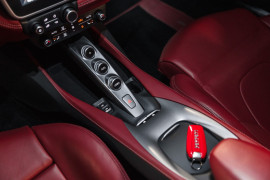 
                                                                                        Voiture
                                                                                         Ferrari Portofino 4.0 V8 600