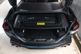 
                                                                                        Voiture
                                                                                         Ferrari Portofino 4.0 V8 600