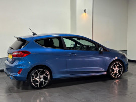 
                                                                                        Voiture
                                                                                         Ford Fiesta 1.5T EcoBoost ST-2 Hatchback 3dr Petrol Manual Euro 6 (s/s) (200 ps)