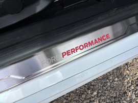 
                                                                                        Voiture
                                                                                         Ford Fiesta ST-3